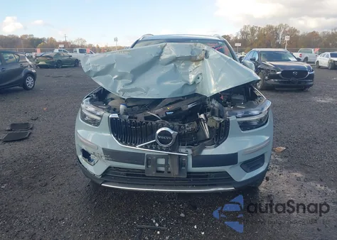 2019 Volvo Xc40 T5 Momentum/T5 R-Design z USA, uszkodzony, nr VIN YV4162XZ1K2019034